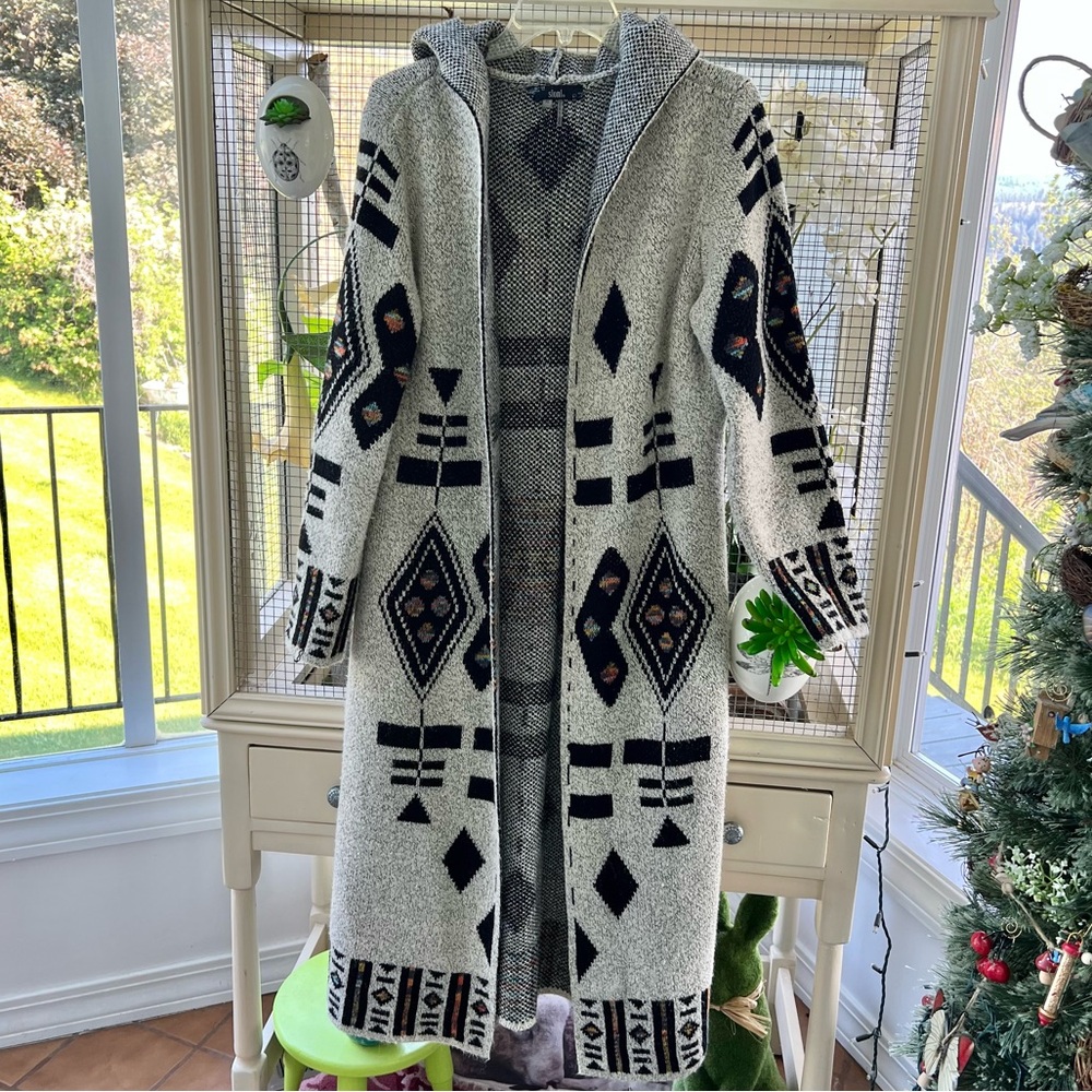 Sioni Grey Knit Cardigan with Black Accents L